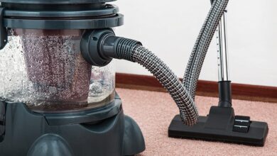 كيفية تنظيف المكنسة الكهربائية في المنزل