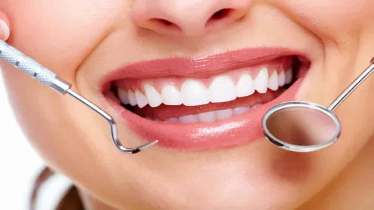 اجهزة تنظيف اسنان متطورة